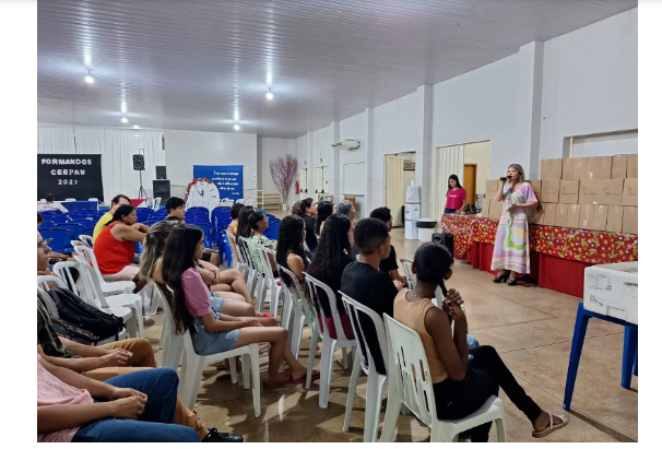 Imagem de compartilhamento para o artigo Secretaria de Assistência entrega cestas de natal em Chapadão do Sul da MS Todo dia